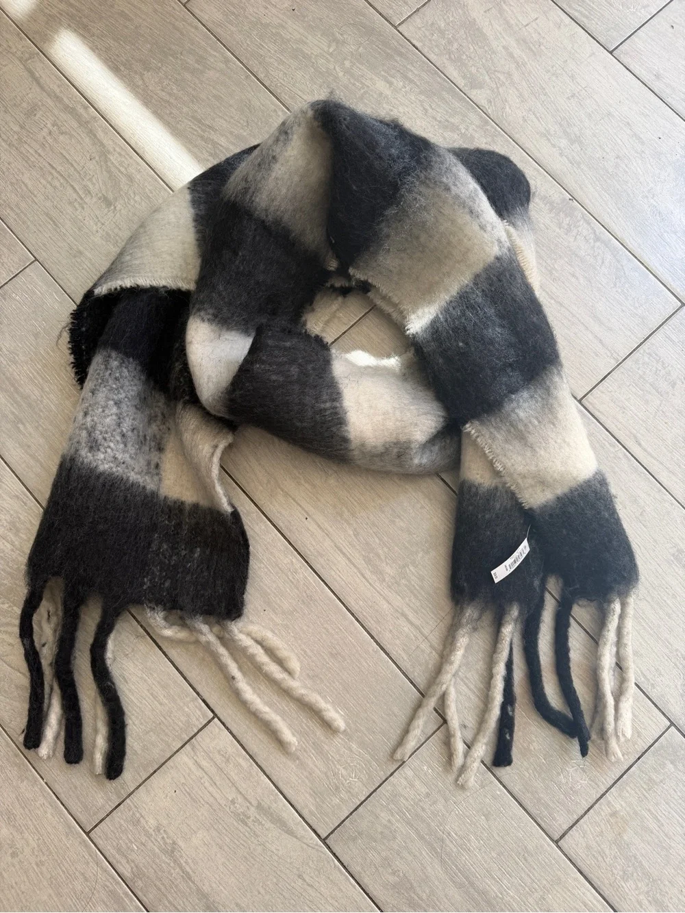 NWT Banana Republic Oversized Plaid Scarf Black Gray Cream Cozy